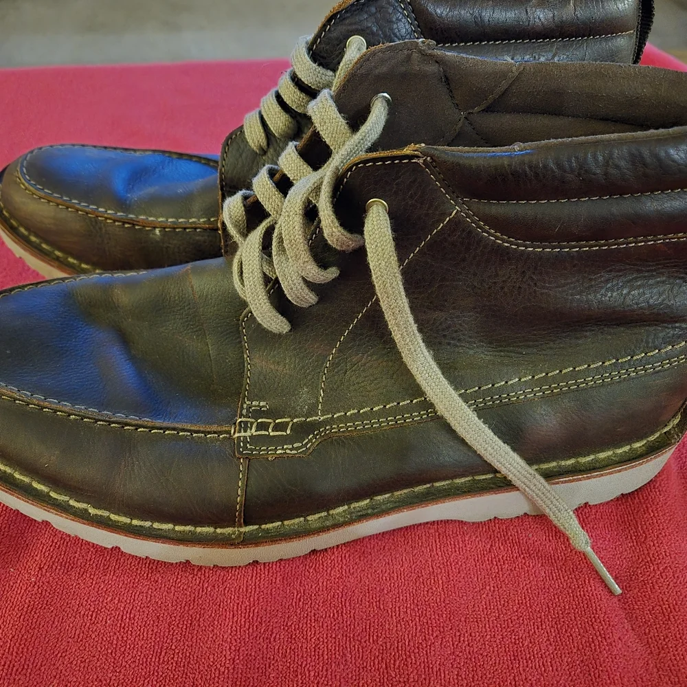 Clarks excellent light